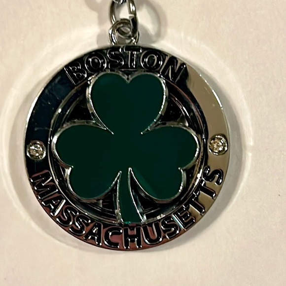 Shamrock Spinner Key Chain Boston Massachusetts Silver Green - Picture 3 of 6